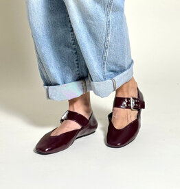 Shu Shop Aspen Flat Wine