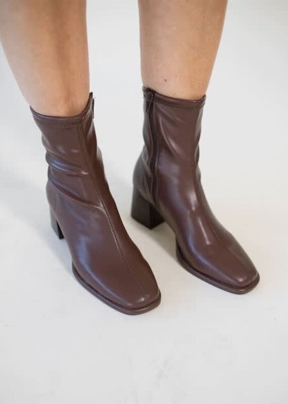 Steve Madden Pammy Boot Brown