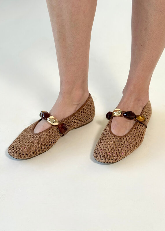 Steve Madden Poppin Brown Raffia Embellished Flat