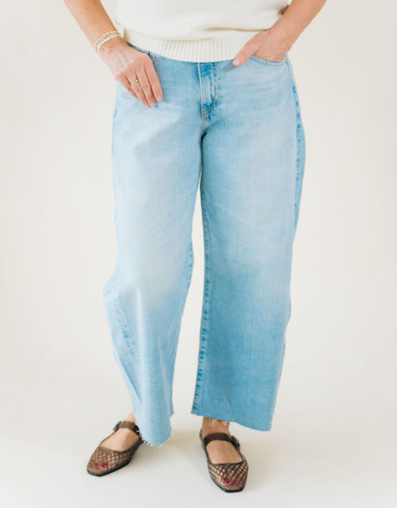 AG Jeans Hattie Crop Gesture