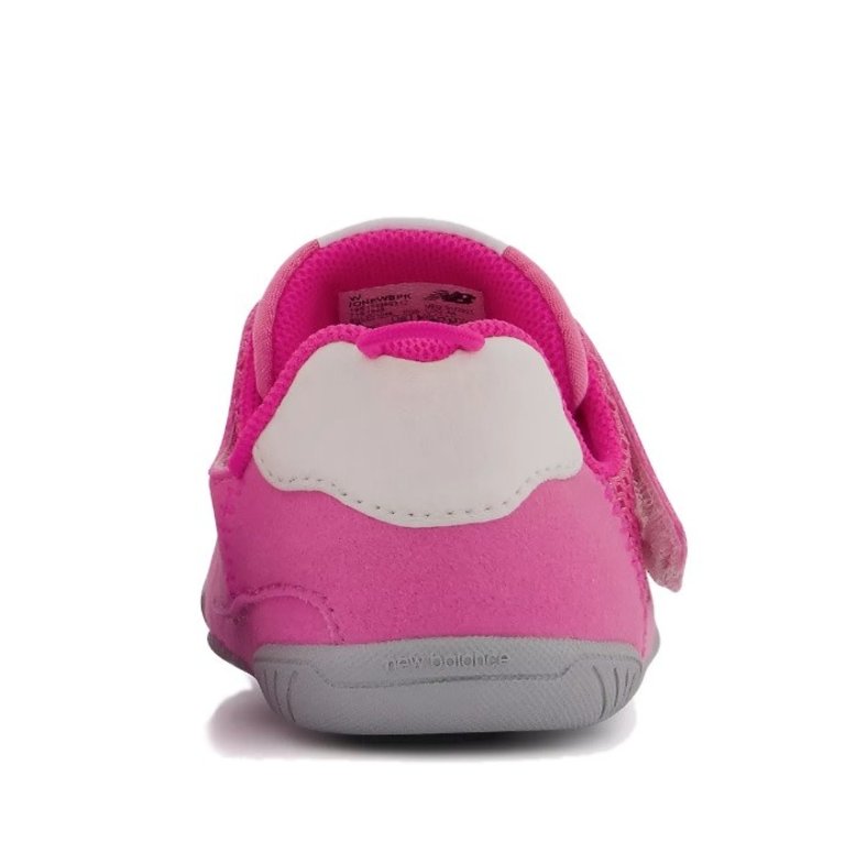 New balance top baby pink shoes