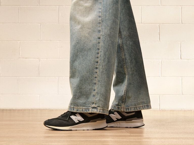 NEW BALANCE Men's - 997H Black  / Silver