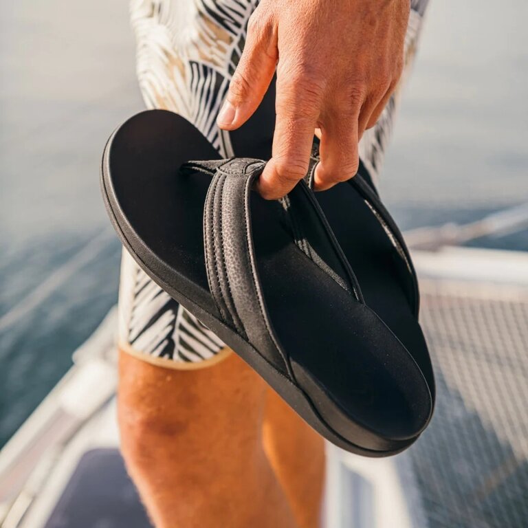 OLUKAI Maha Noir