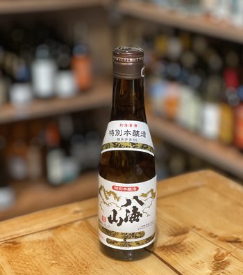 Hakkaisan Sake Brewery, Tokubetsu Honjozo Sake (BROWN) 300 ML