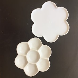 HK Holbein Artist Materials Holbein Ceramic Flower Palette with Plastic Cover