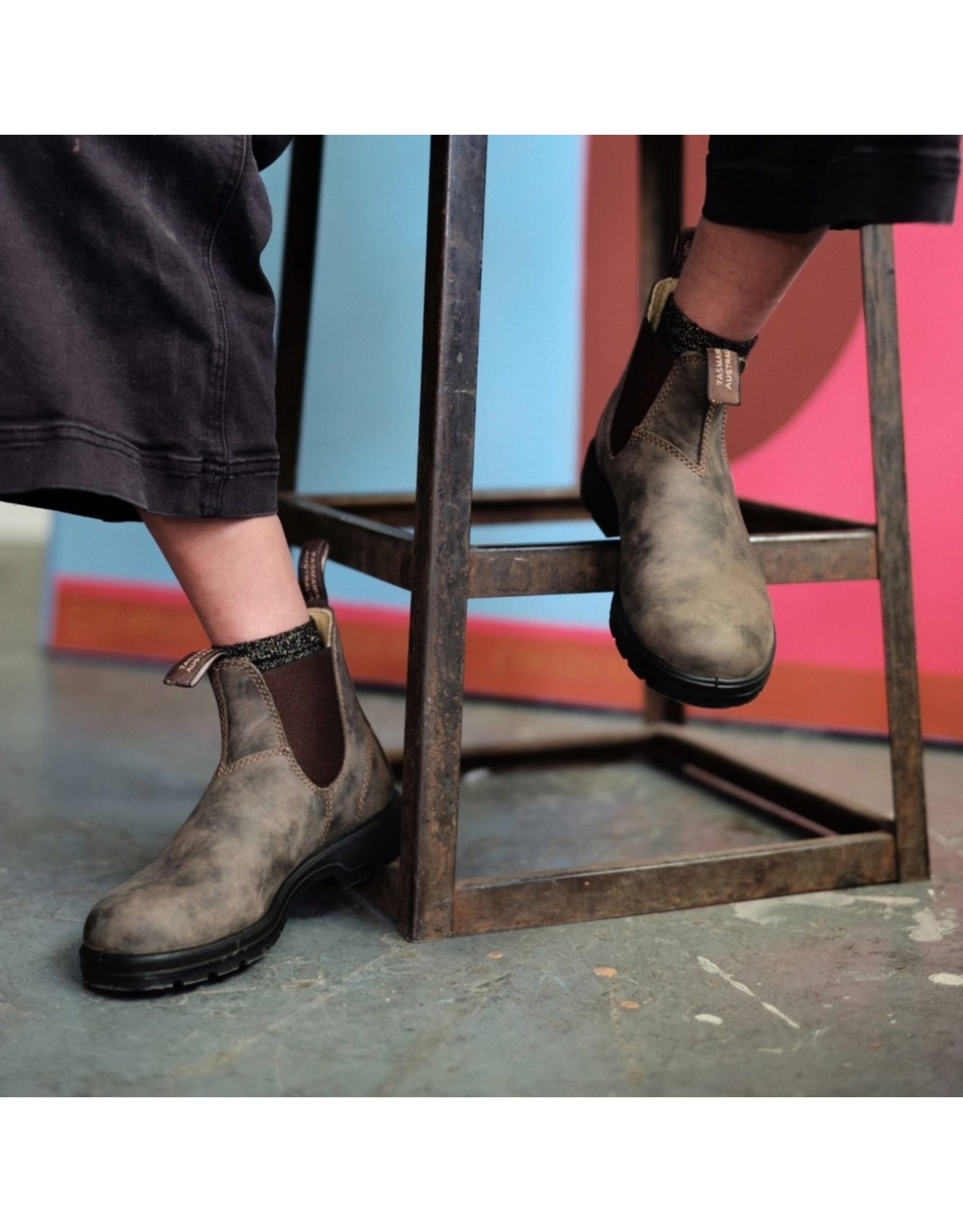 BLUNDSTONE CLASSIC CHELSEA BOOT #585-RUSTIC BROWN