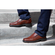 ECCO MEN'S HELSINKI 2.0 APRON TOE SLIP-ON-COGNAC