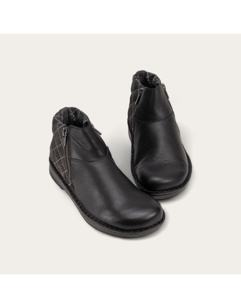 NAOT WOMEN'S SINTRA-SOFT BLACK LEATHER