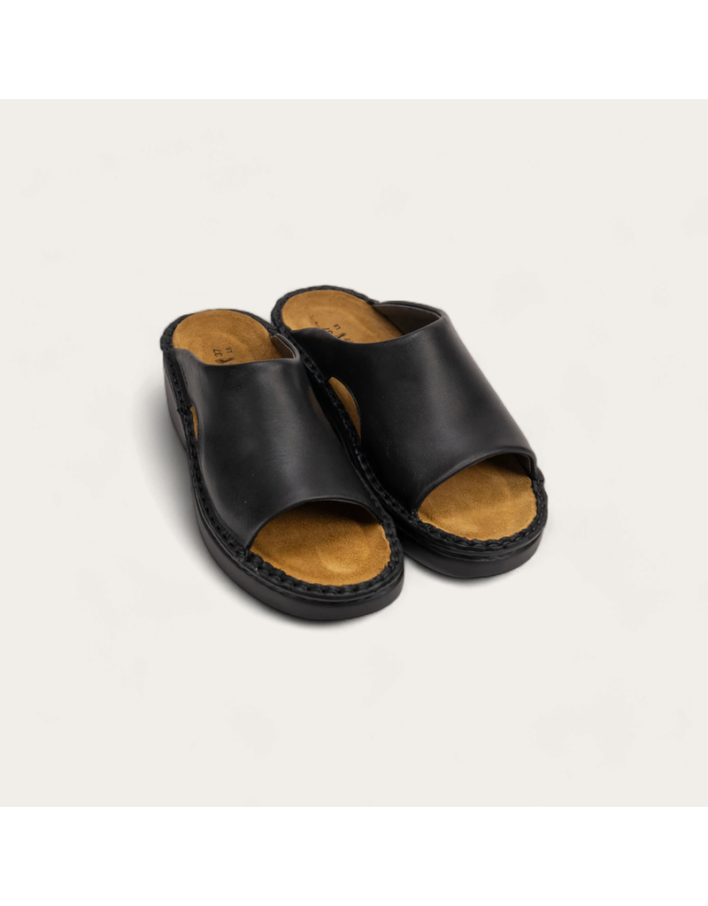 NAOT WOMEN'S ROME LEATHER-BLACK MATTE