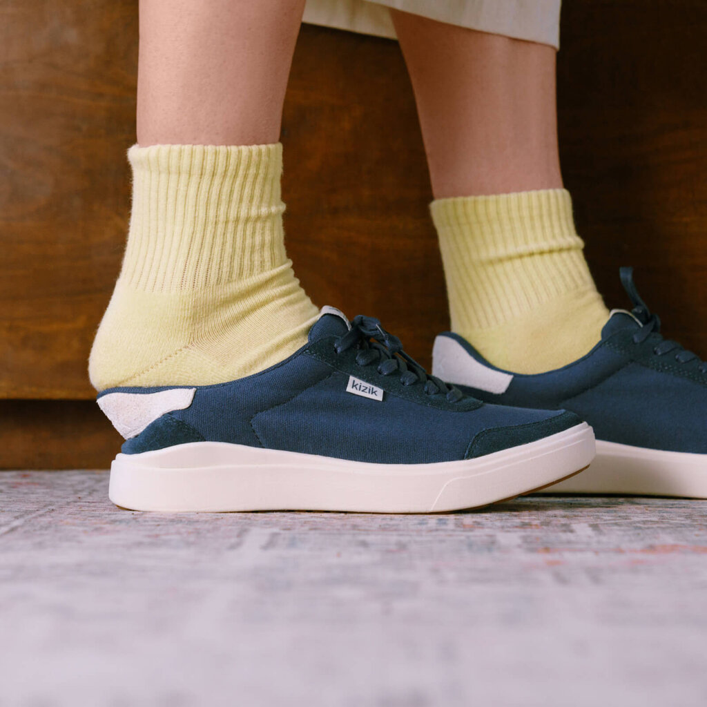 KIZIK WOMEN'S PRAGUE 2-REFLECTING POND