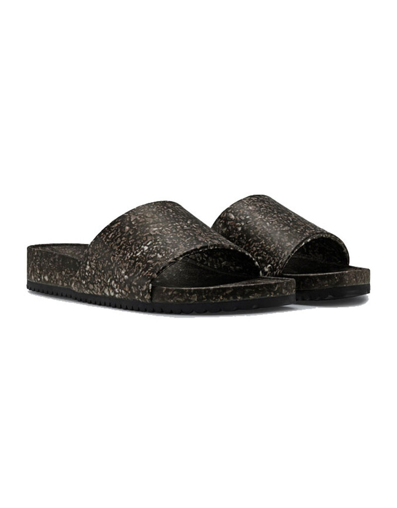 FLEKS EAST BEACH SLIDE-BLACK SAND BEACH