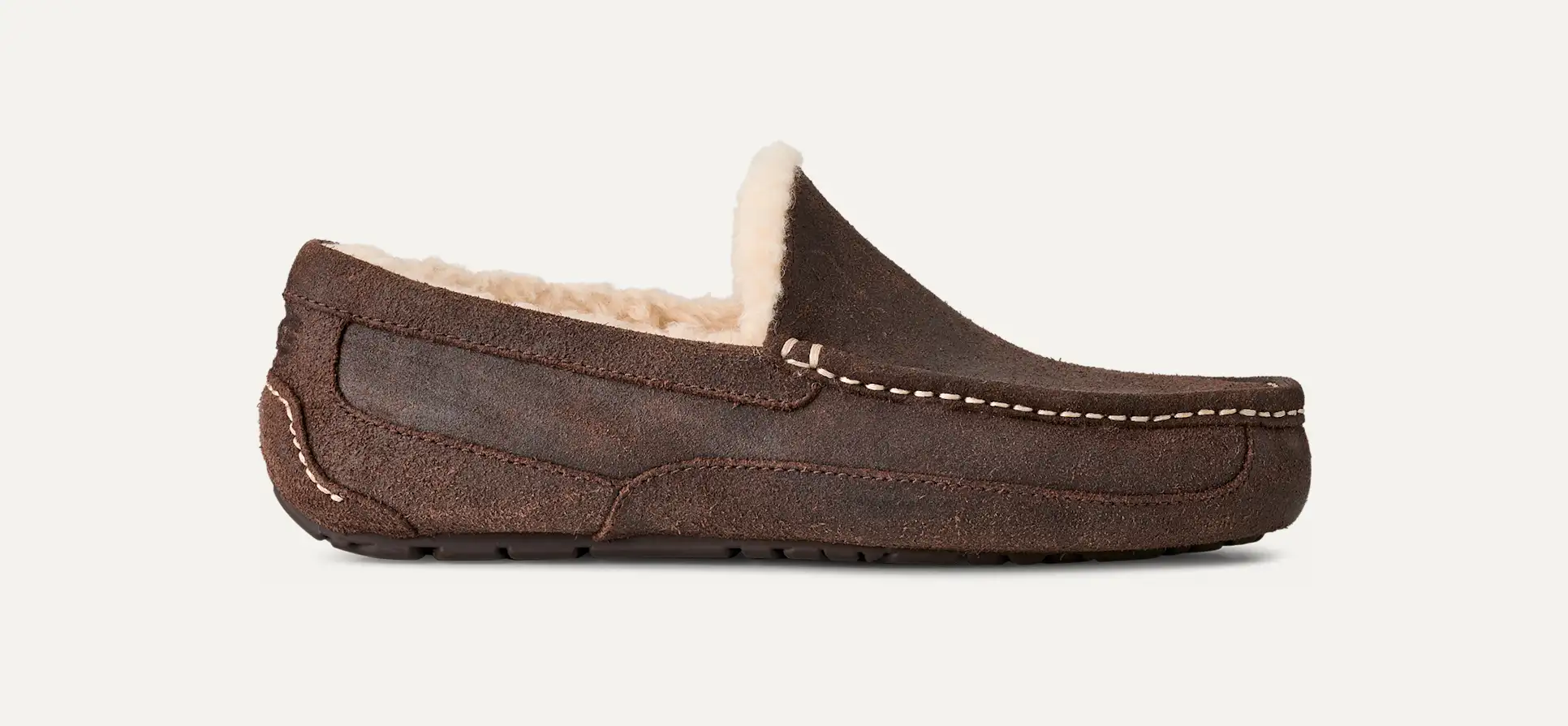 UGG MEN'S ASCOT DISTRESSED LEATHER SLIPPER-DUSTED COCOA