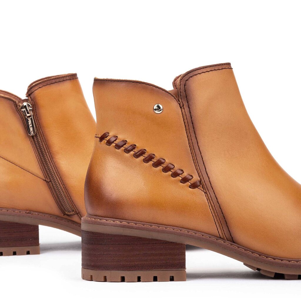 PIKOLINOS WOMEN'S MEDINA BOOTIE-VANILLA