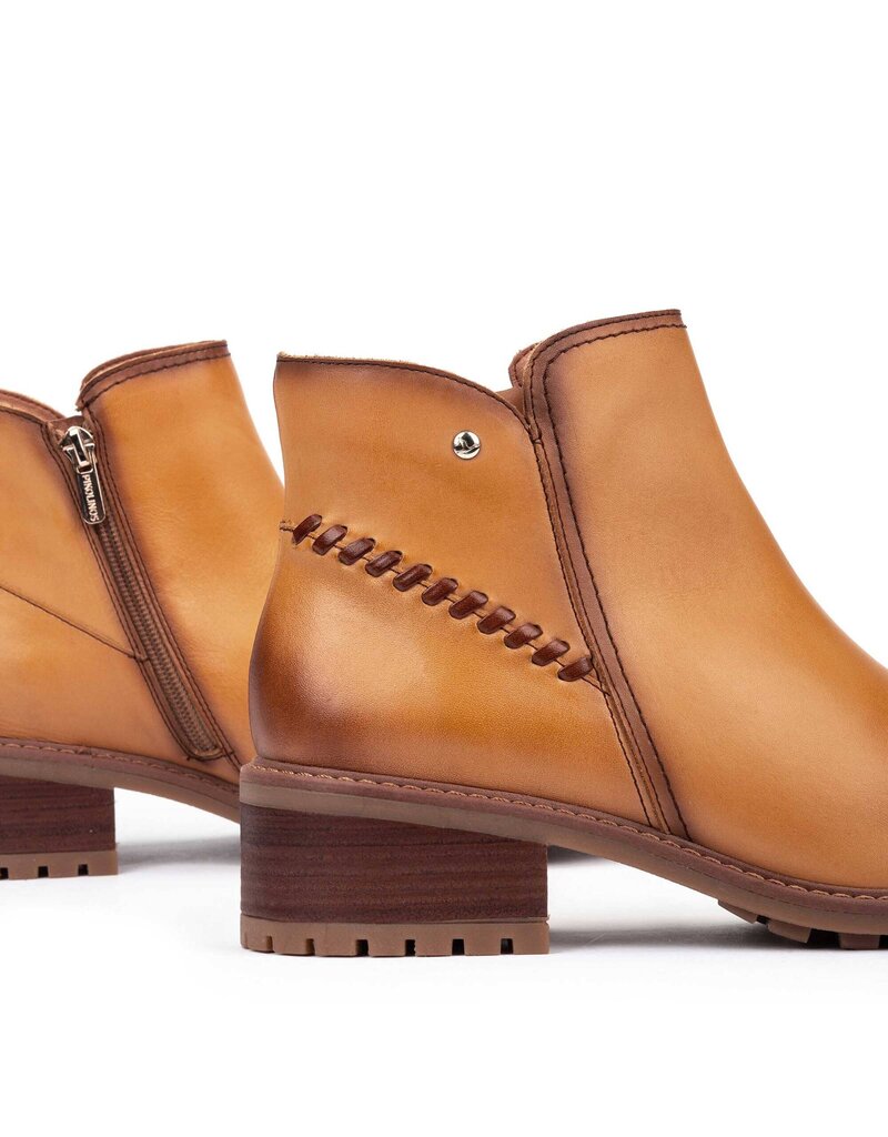 PIKOLINOS WOMEN'S MEDINA BOOTIE-VANILLA