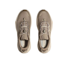 HOKA ONE ONE MEN'S TRANSPORT-DUNE/EGGNOG