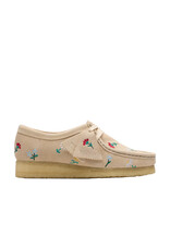CLARKS WOMEN'S WALLABEE-FLOWERS TAUPE EMBROIDERY