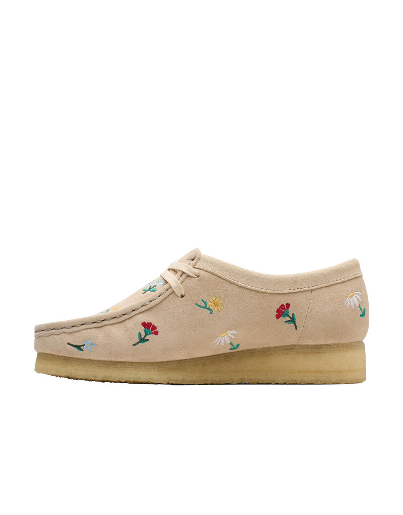 CLARKS WOMEN'S WALLABEE-FLOWERS TAUPE EMBROIDERY