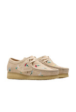 CLARKS WOMEN'S WALLABEE-FLOWERS TAUPE EMBROIDERY