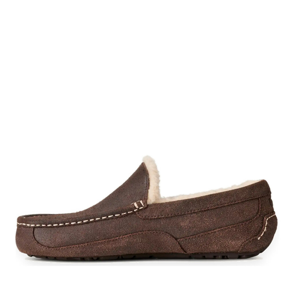 UGG MEN'S ASCOT DISTRESSED LEATHER SLIPPER-DUSTED COCOA
