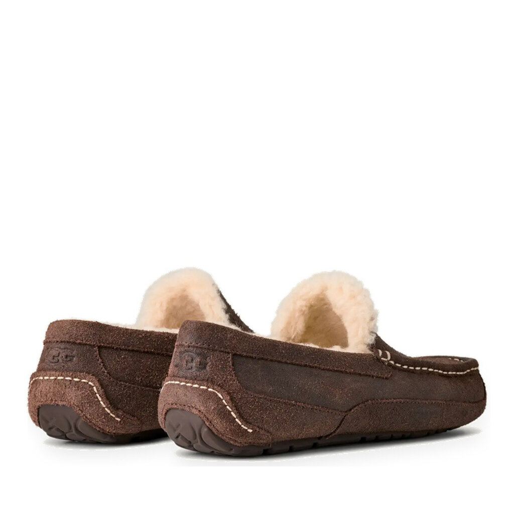 UGG MEN'S ASCOT DISTRESSED LEATHER SLIPPER-DUSTED COCOA