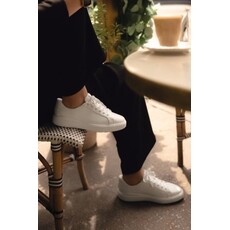 KIZIK WOMEN'S VEGAS-BRIGHT WHITE | BEND SHOE CO