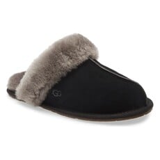 UGG WOMEN'S SCUFFETTE II SLIPPER-BLACK/GREY | BEND SHOE CO