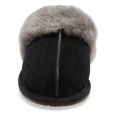 UGG WOMEN'S SCUFFETTE II SLIPPER-BLACK/GREY | BEND SHOE CO