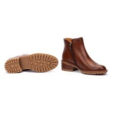 PIKOLINOS WOMEN'S MEDINA BOOTIE-CAOBA | BEND SHOE CO