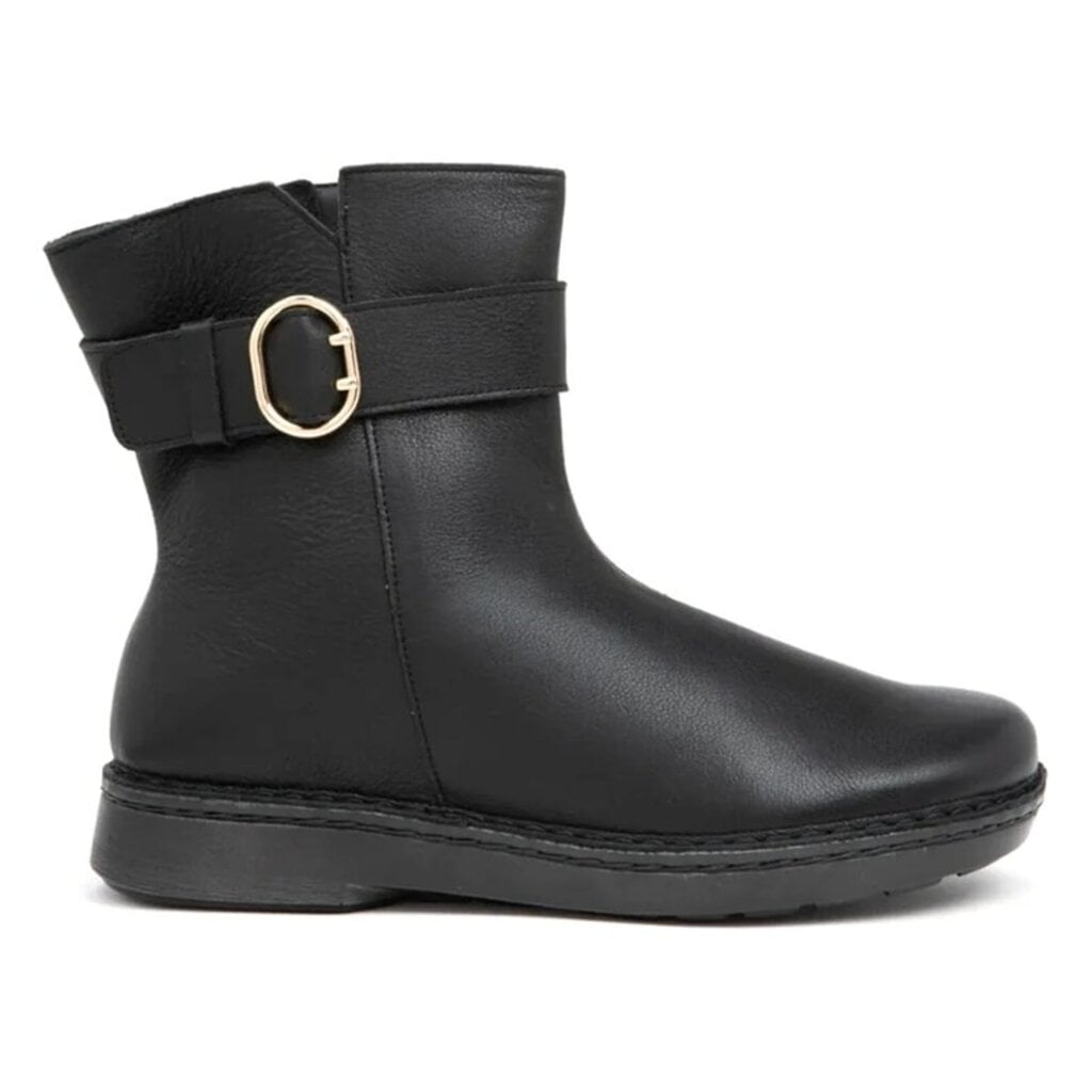 NAOT WOMEN'S CAPRI LEATHER-BLACK | BEND SHOE CO