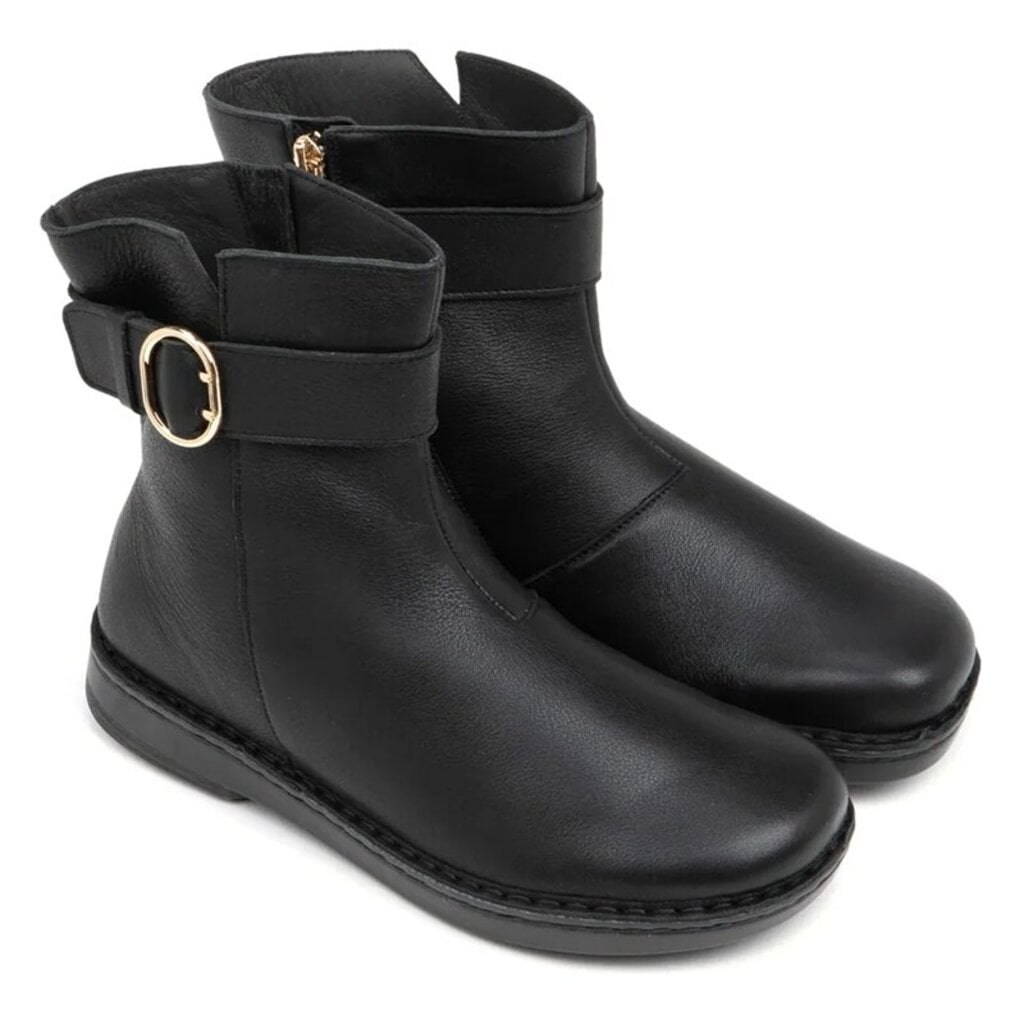 NAOT WOMEN'S CAPRI LEATHER-BLACK | BEND SHOE CO