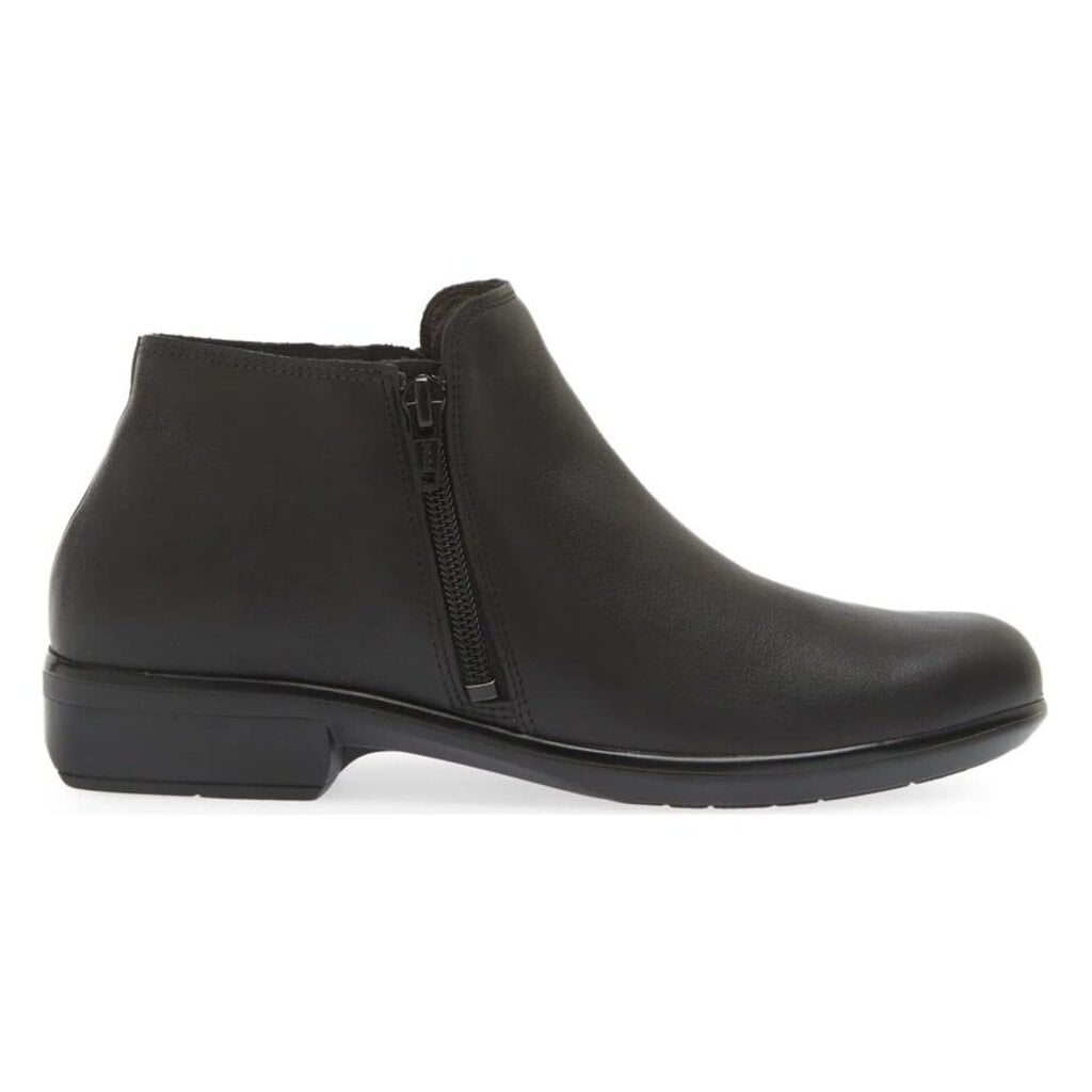 NAOT WOMEN'S HELM LEATHER-BLACK | BEND SHOE CO