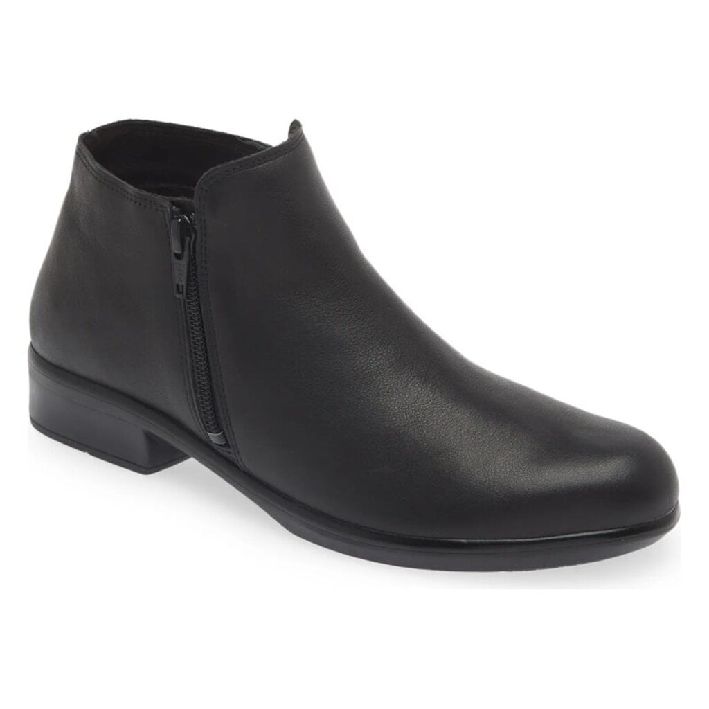 NAOT WOMEN'S HELM LEATHER-BLACK | BEND SHOE CO