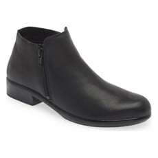NAOT WOMEN'S HELM LEATHER-BLACK | BEND SHOE CO