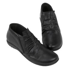 NAOT WOMEN'S TEREHU WATER RESISTANT LEATHER-BLACK | BEND SHOE CO