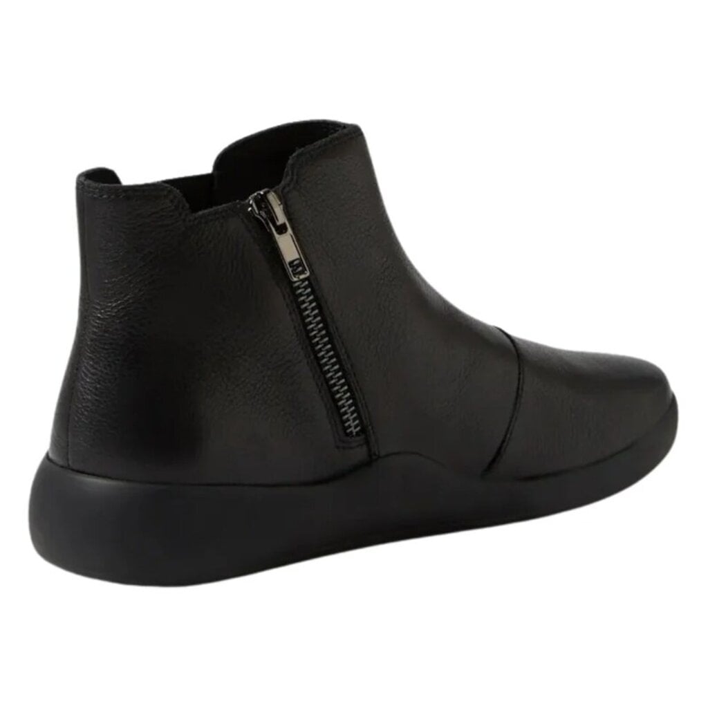 ZIERA WOMEN'S YUMBA-BLACK | BEND SHOE CO
