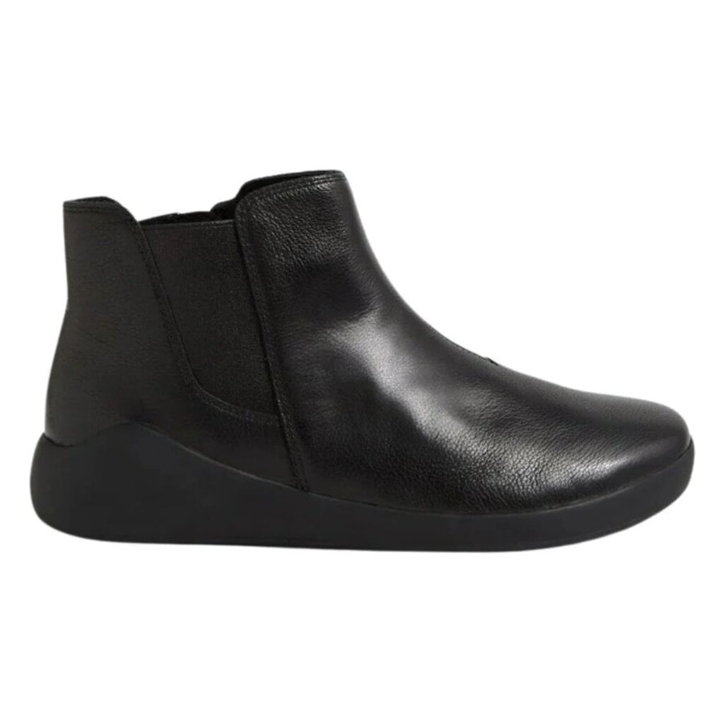 ZIERA WOMEN'S YUMBA-BLACK | BEND SHOE CO