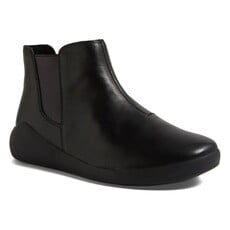 ZIERA WOMEN'S YUMBA-BLACK | BEND SHOE CO