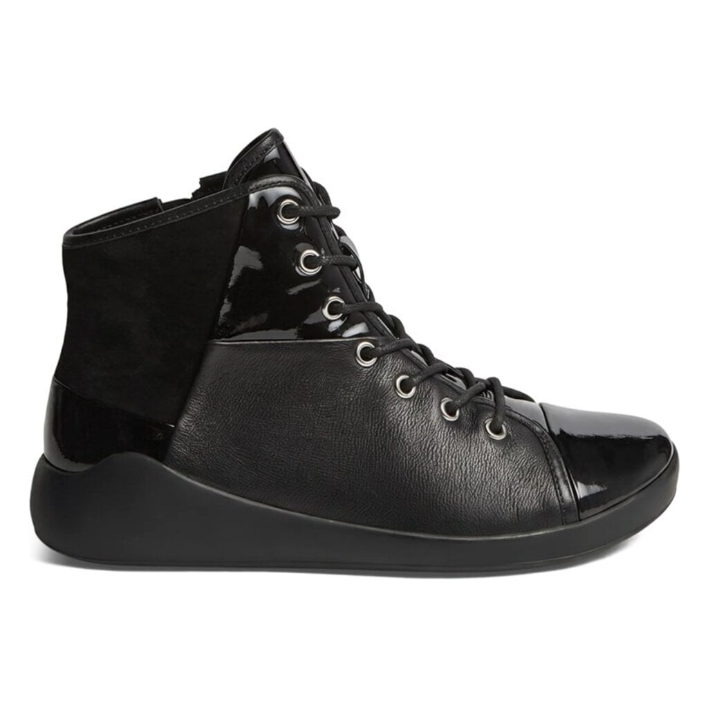 ZIERA WOMEN'S YASU-BLACK | BEND SHOE CO