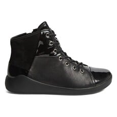 ZIERA WOMEN'S YASU-BLACK | BEND SHOE CO