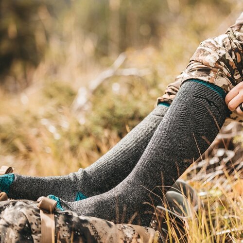 Darn Tough Women's Mountaineering Hike Trek Over the Calf Extra Cushion Heavyweight 1954 Darn Tough Women's Mountaineering Hike Trek Over the Calf Extra Cushion Heavyweight 1954