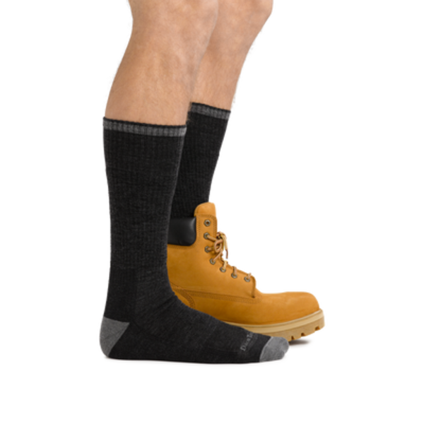 Darn Tough Men's Boot Sock / Midweight with cushion 2001