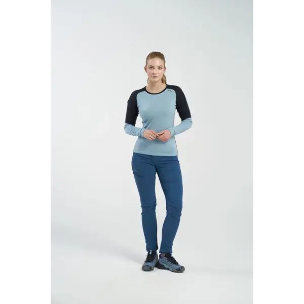 Devold of Norway Women's Jakta 200 Merino Long Sleeve Base Layer