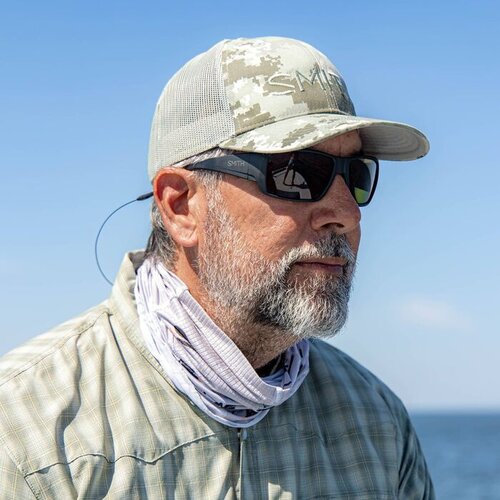 Smith Guide's Choice Matte Black with ChromaPop Polarized Gray Green