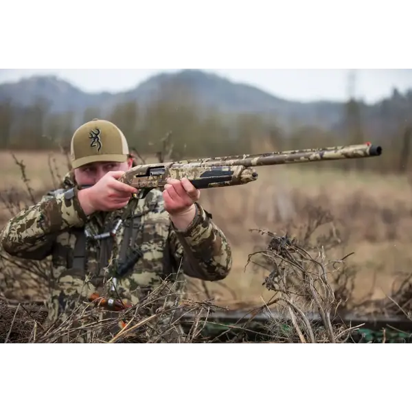 Browning Maxus II Max-7 camo 12 gauge 3.5" 28" 3 Knurled Extended Invector-Plus Choke Tubes - 2025 Shotshow Special