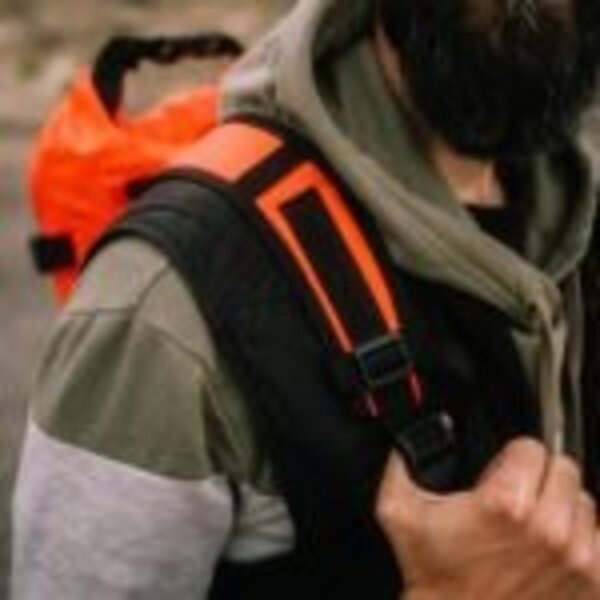 Riley Outdoors Wanderer 13-liter Dry Hydration Pack