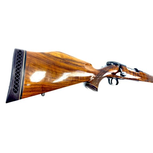 Weatherby MK V Deluxe, 300 Wby Mag, Bolt Action Rifle, Excellent 98% Condition Weatherby MK V Deluxe, 300 Wby Mag, Bolt Action Rifle, Excellent 98% Condition