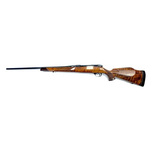 Weatherby MK V Deluxe, 300 Wby Mag, Bolt Action Rifle, Excellent 98% Condition Weatherby MK V Deluxe, 300 Wby Mag, Bolt Action Rifle, Excellent 98% Condition