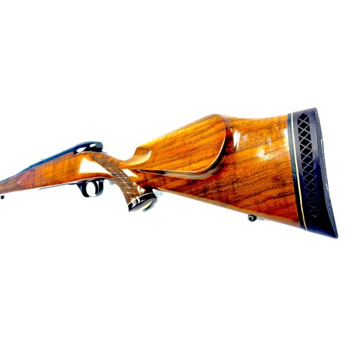 Weatherby MK V Deluxe, 300 Wby Mag, Bolt Action Rifle, Excellent 98% Condition Weatherby MK V Deluxe, 300 Wby Mag, Bolt Action Rifle, Excellent 98% Condition