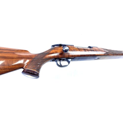 Weatherby MK V Deluxe, 300 Wby Mag, Bolt Action Rifle, Excellent 98% Condition Weatherby MK V Deluxe, 300 Wby Mag, Bolt Action Rifle, Excellent 98% Condition