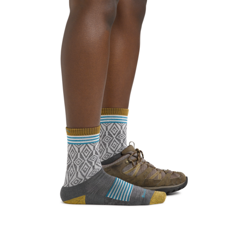Darn Tough Women's Hike Trek Sobo Micro Crew / Lightweight with Cushion 1977